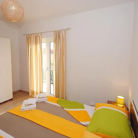 아파트 Red Sunset