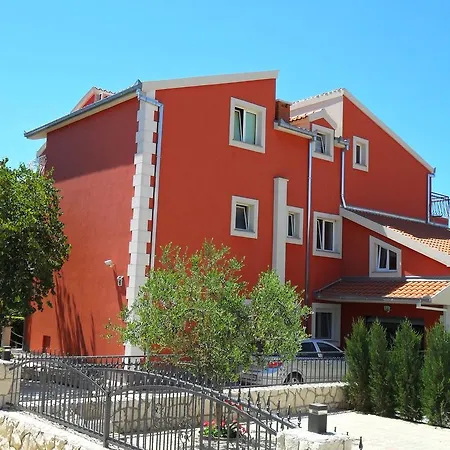 아파트 Red Sunset